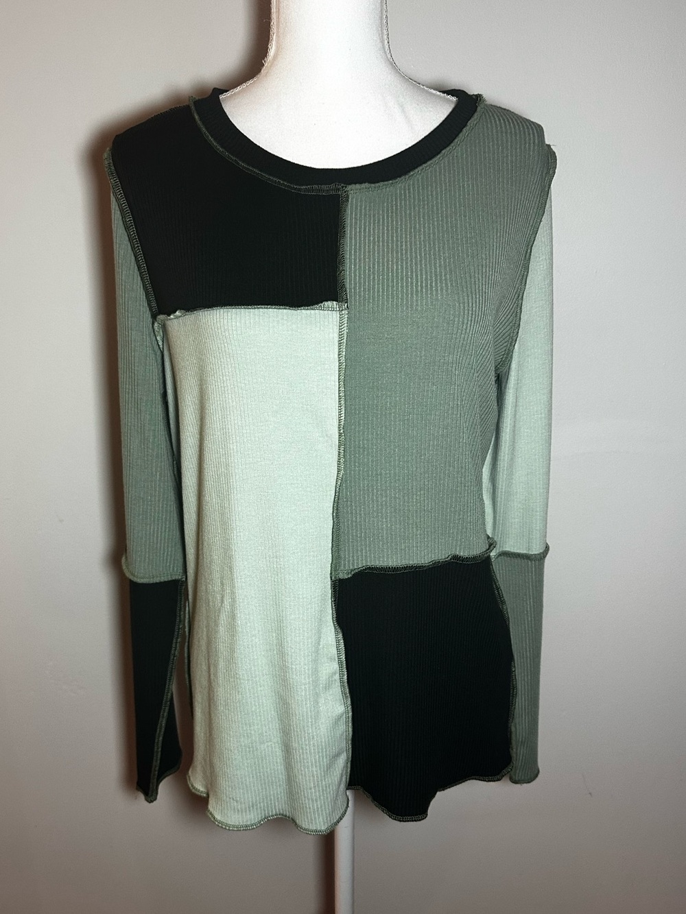 White Birch Ribbed Colorblock Patchwork Long Sleeve Top in Sage and Black XL
